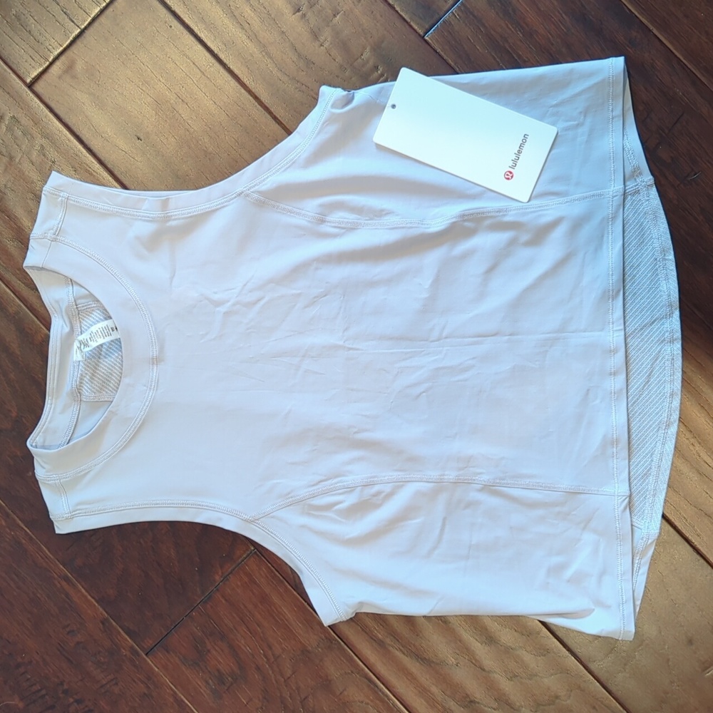 Lululemon sheer will tank size 6 light purple